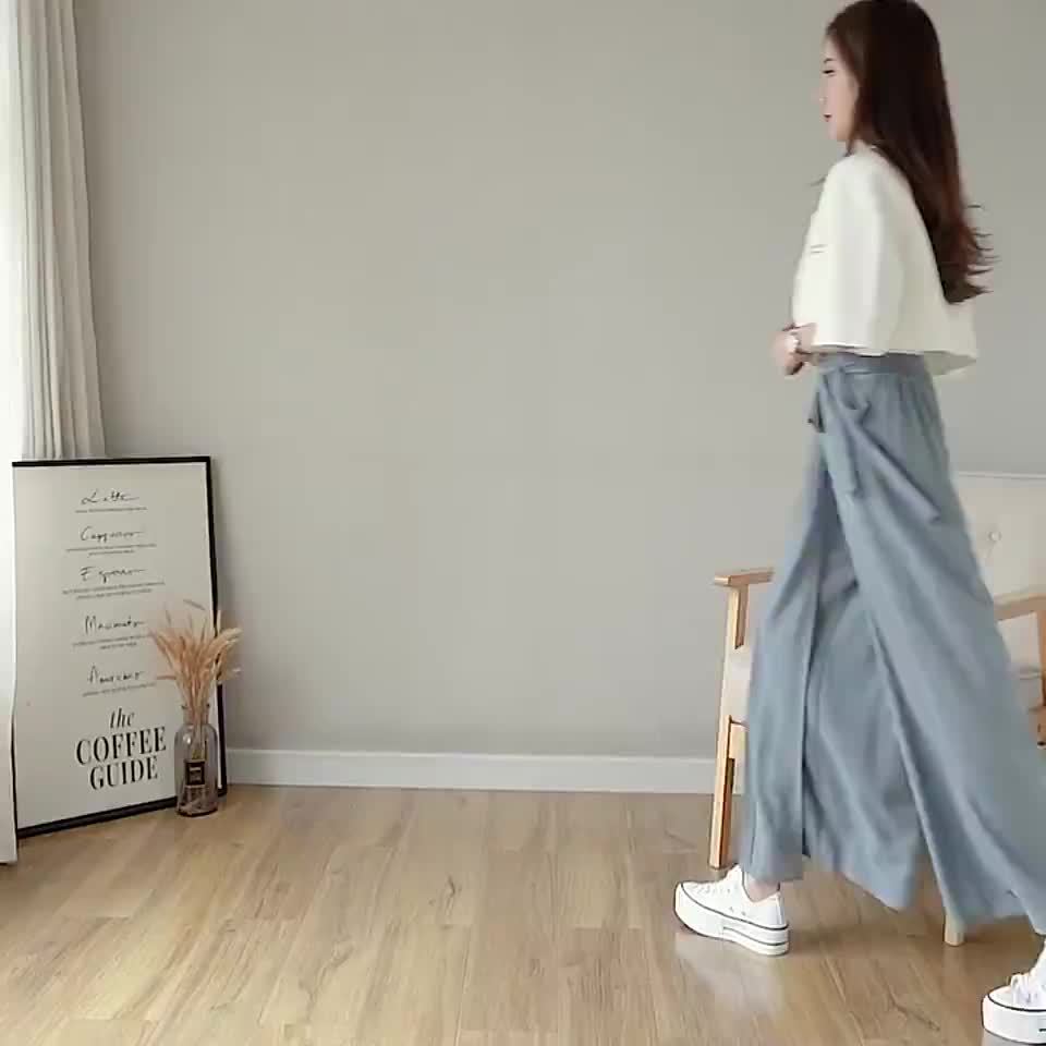 Caexine | エレガントなカットとプリーツ付きワイドレッグパンツ