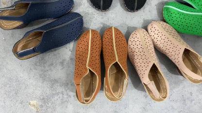 Korae | 調整可能なストラップと透かしデザインのヒールサンダル