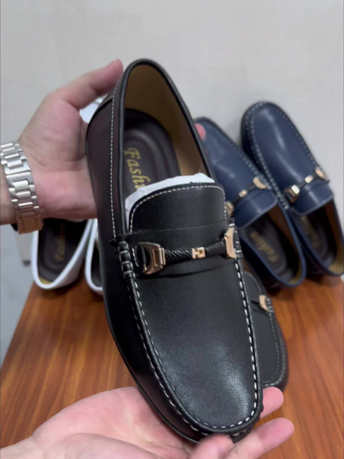 Kryven | プレミアム仕上げとエグゼクティブスタイルの男性用ドライビングモカシン